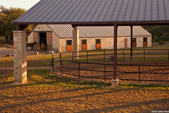 1364 N WALNUT SPRINGS RD, Johnson City, TX 78636