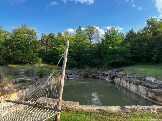1364 N WALNUT SPRINGS RD, Johnson City, TX 78636