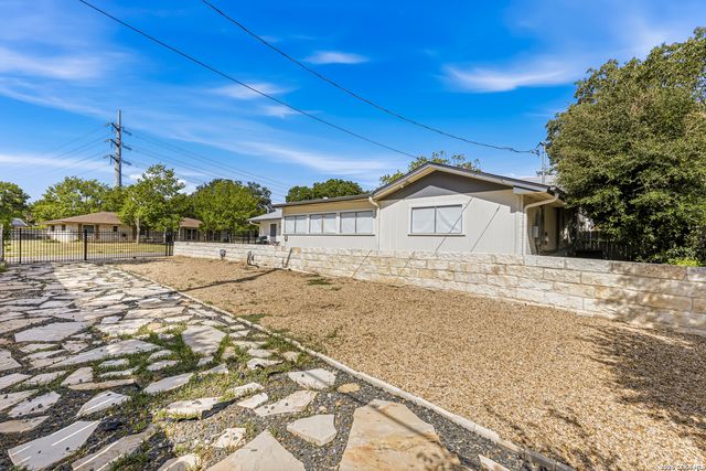 3002 WROXTON RD, San Antonio, TX 78217