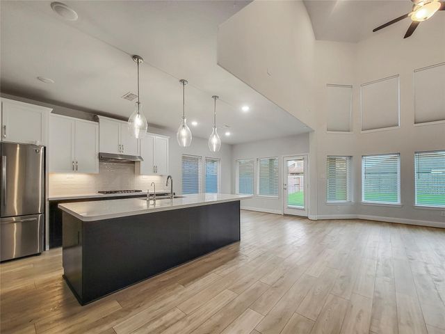 8926 Emerald Cane Drive, Missouri City, TX 77459