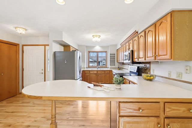 14 Village Homes Drive, Waunakee, WI 53597