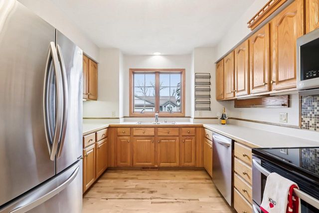 14 Village Homes Drive, Waunakee, WI 53597