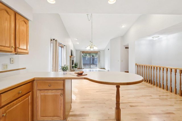 14 Village Homes Drive, Waunakee, WI 53597