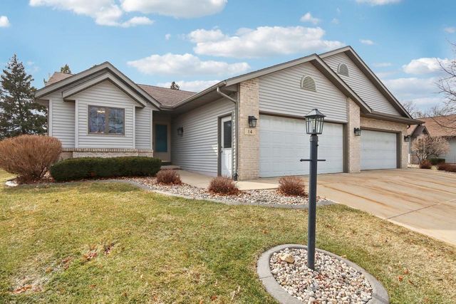 14 Village Homes Drive, Waunakee, WI 53597