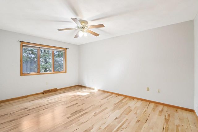 14 Village Homes Drive, Waunakee, WI 53597