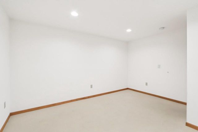 14 Village Homes Drive, Waunakee, WI 53597