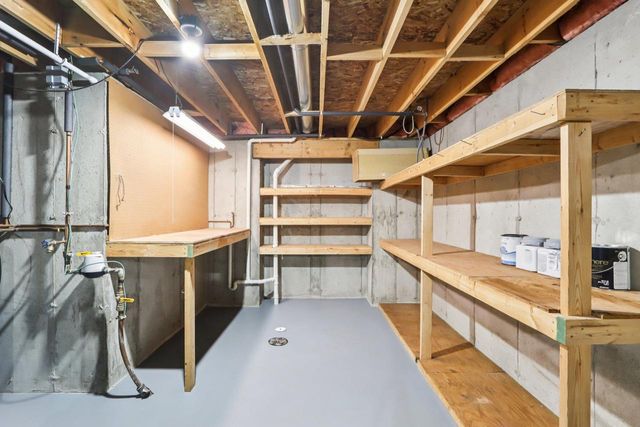 14 Village Homes Drive, Waunakee, WI 53597