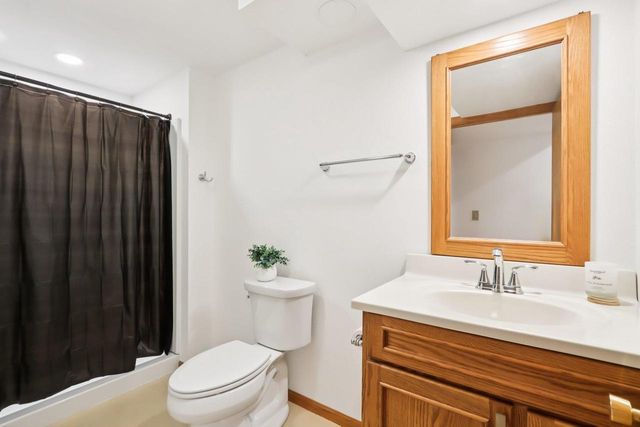 14 Village Homes Drive, Waunakee, WI 53597