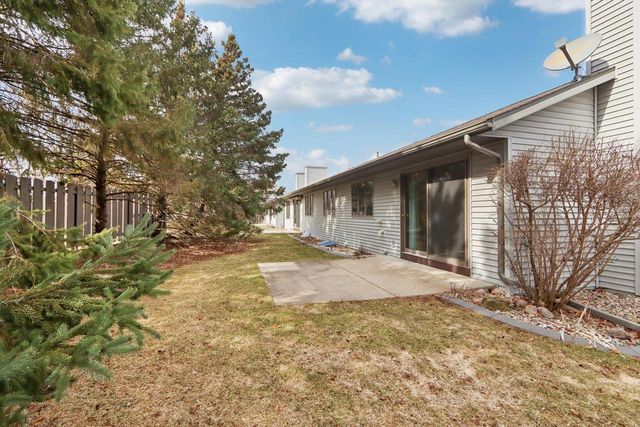 14 Village Homes Drive, Waunakee, WI 53597