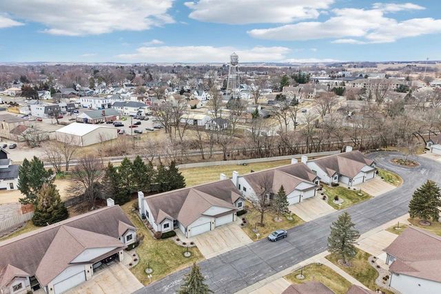 14 Village Homes Drive, Waunakee, WI 53597