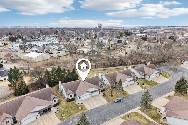 14 Village Homes Drive, Waunakee, WI 53597