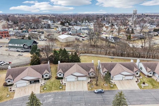 14 Village Homes Drive, Waunakee, WI 53597