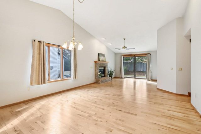 14 Village Homes Drive, Waunakee, WI 53597