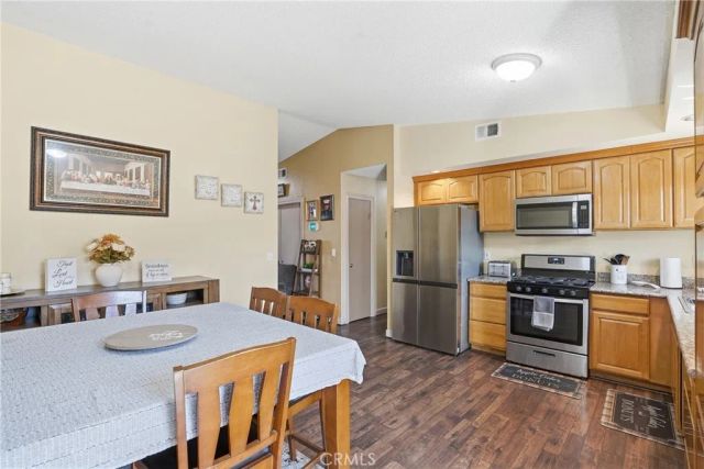 1056 Kingston, Santa Maria, CA 93458