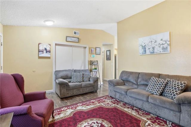 1056 Kingston, Santa Maria, CA 93458