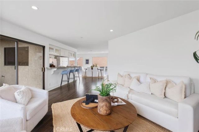 217 S Helberta 3, Redondo Beach, CA 90277