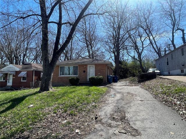 8870 Saint Cyr Drive, Jennings, MO 63136