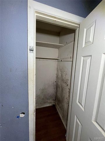 8870 Saint Cyr Drive, Jennings, MO 63136