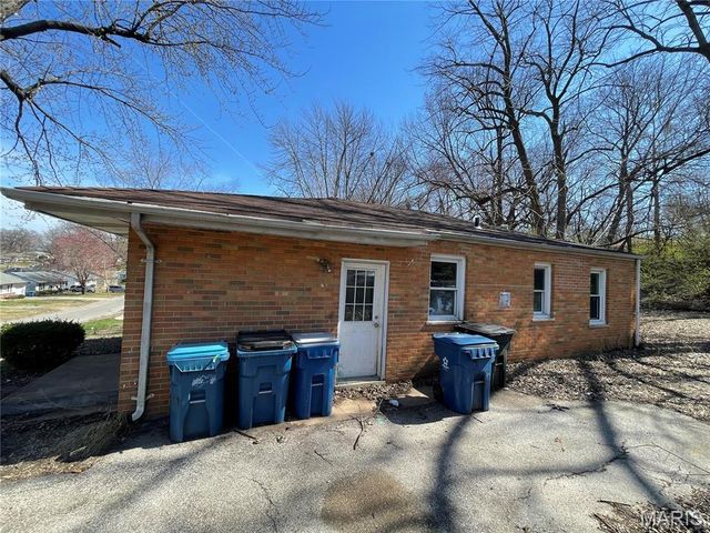 8870 Saint Cyr Drive, Jennings, MO 63136