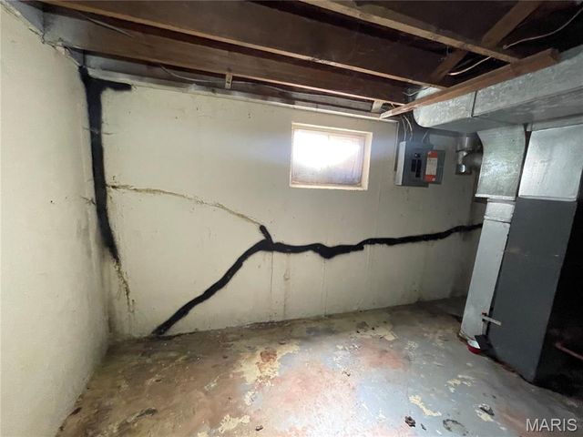 8870 Saint Cyr Drive, Jennings, MO 63136