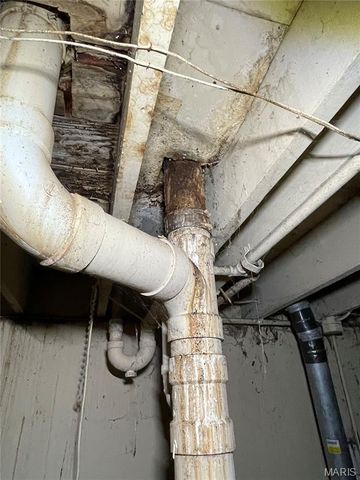 8870 Saint Cyr Drive, Jennings, MO 63136