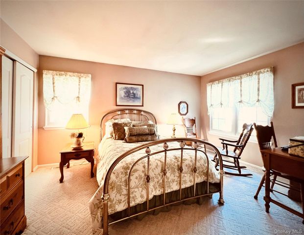 149 Windward Court S, Port Jefferson, NY 11777