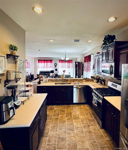 149 Windward Court S, Port Jefferson, NY 11777