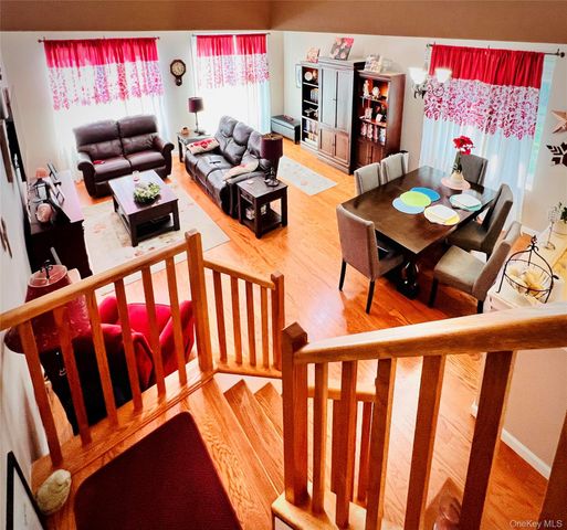 149 Windward Court S, Port Jefferson, NY 11777