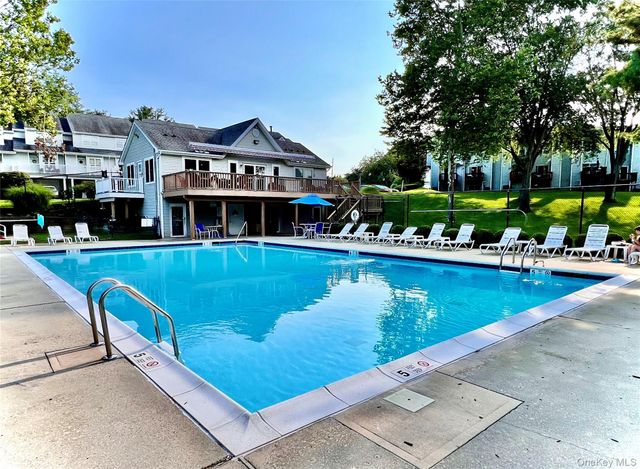 149 Windward Court S, Port Jefferson, NY 11777