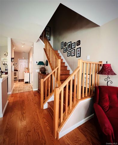 149 Windward Court S, Port Jefferson, NY 11777