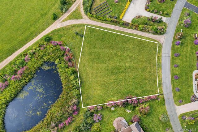 2200 Laurel Trail, Laurel, NY 11948