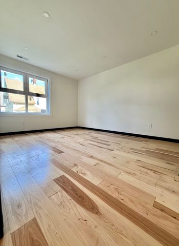 35 Greendale Ave B, Worcester, MA 01606