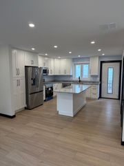 35 Greendale Ave B, Worcester, MA 01606
