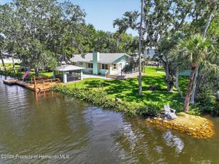 6086 Island Drive, Weeki Wachee, FL 34607
