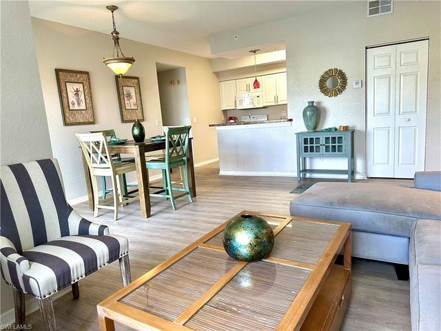 4650 Saint Croix LN 721, Naples, FL 34109