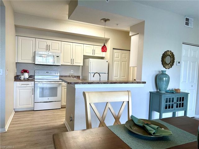 4650 Saint Croix LN 721, Naples, FL 34109