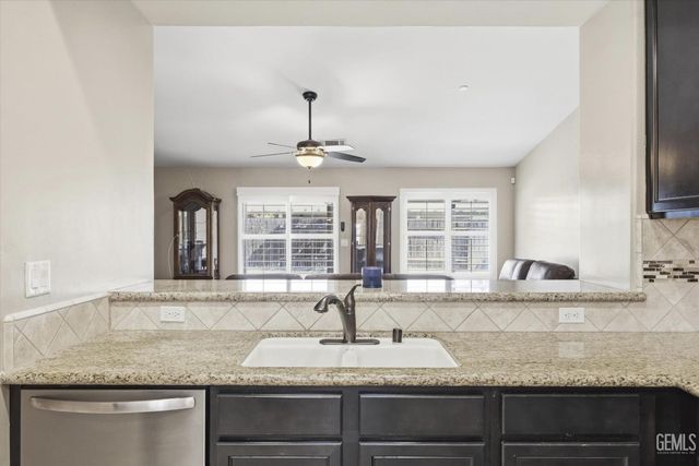 13512 Deerlodge Court, Bakersfield, CA 93314