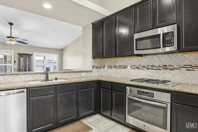 13512 Deerlodge Court, Bakersfield, CA 93314