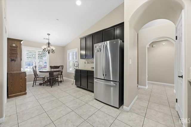 13512 Deerlodge Court, Bakersfield, CA 93314