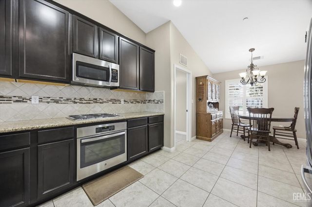 13512 Deerlodge Court, Bakersfield, CA 93314