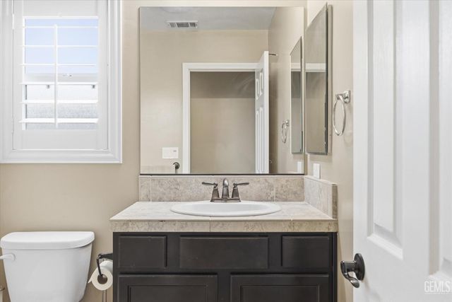 13512 Deerlodge Court, Bakersfield, CA 93314