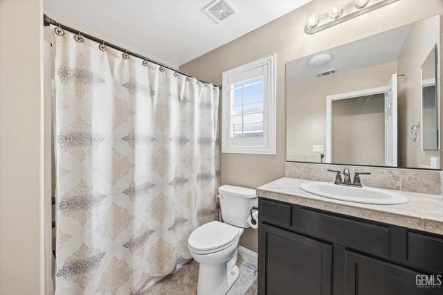 13512 Deerlodge Court, Bakersfield, CA 93314