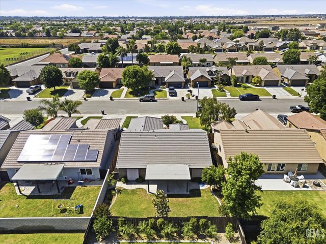 13512 Deerlodge Court, Bakersfield, CA 93314
