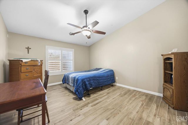 13512 Deerlodge Court, Bakersfield, CA 93314