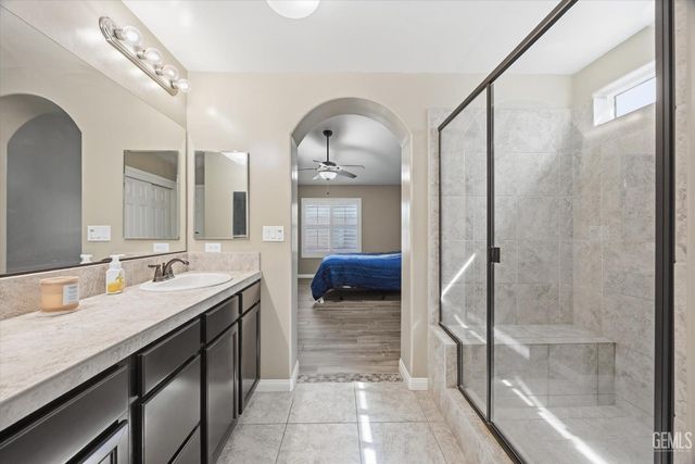 13512 Deerlodge Court, Bakersfield, CA 93314