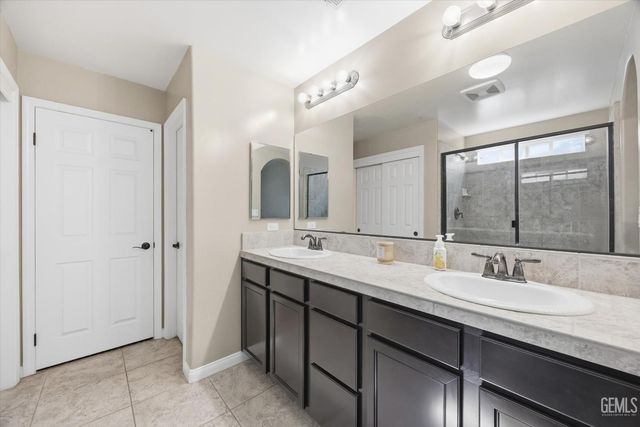 13512 Deerlodge Court, Bakersfield, CA 93314