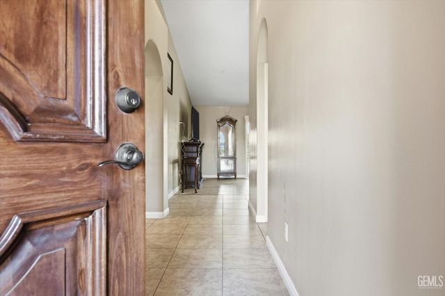 13512 Deerlodge Court, Bakersfield, CA 93314