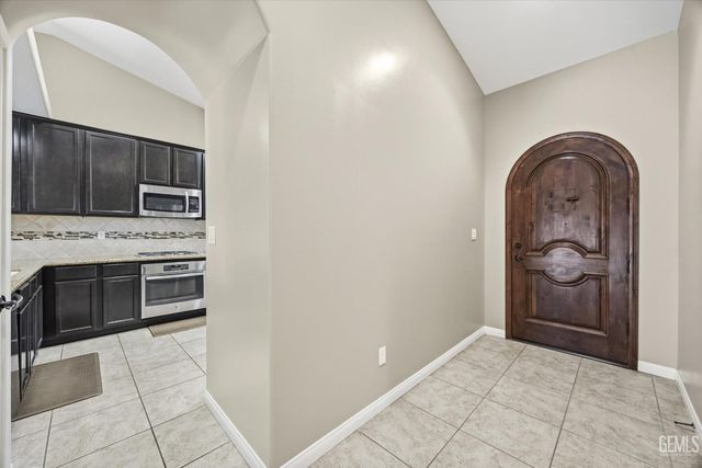 13512 Deerlodge Court, Bakersfield, CA 93314