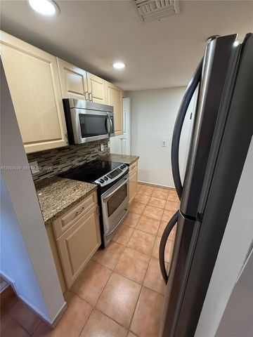 10641 SW 108 AVE 3I, Miami, FL 33176