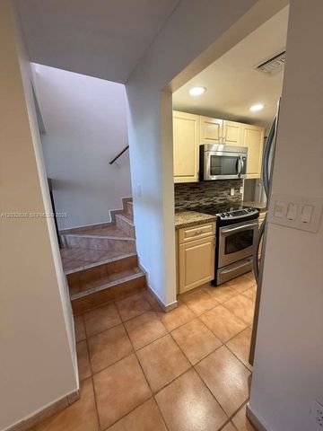 10641 SW 108 AVE 3I, Miami, FL 33176